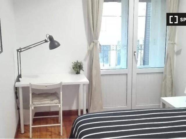 Amplia habitación en alquiler en Argüelles, Madrid