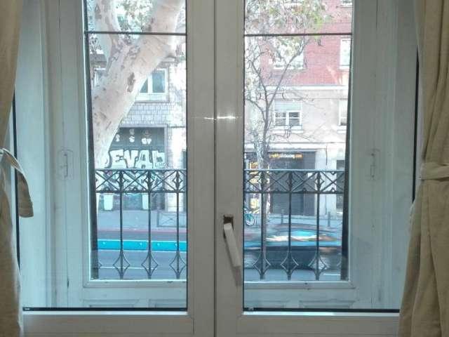 Amplia habitación en alquiler en Argüelles, Madrid