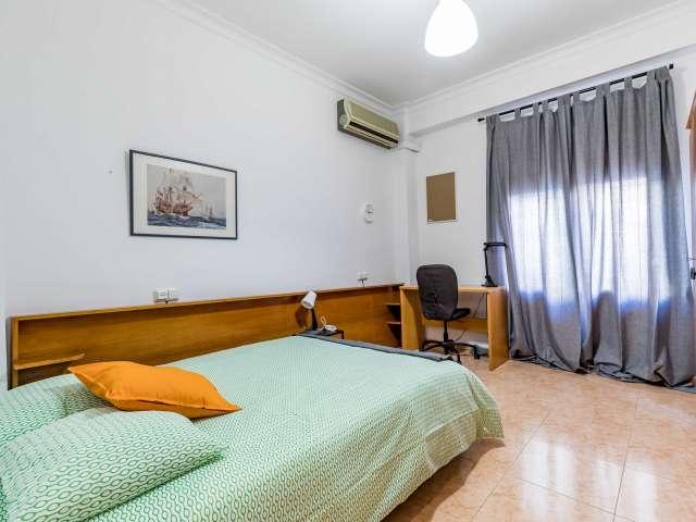 Amplia habitación en apartamento de 5 dormitorios en Algirós, Valencia