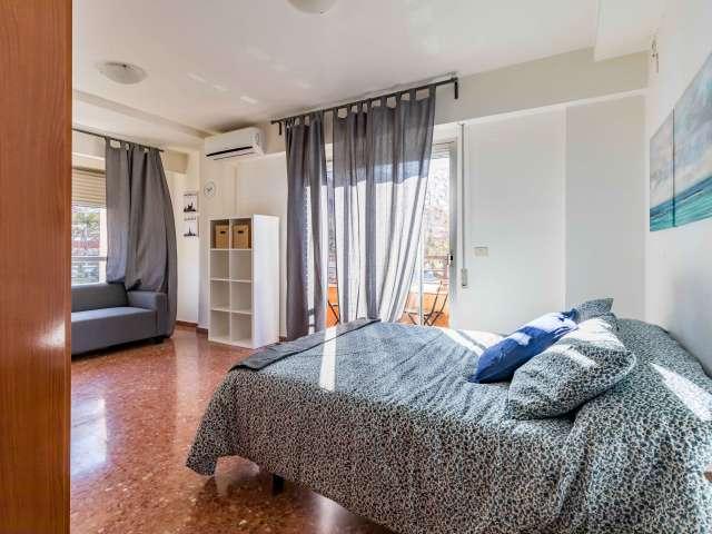 Amplia habitación en apartamento de 5 dormitorios en Campanar, Valencia