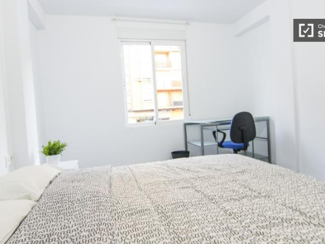 Amplia habitación en piso compartido en Camins al Grau, Valencia