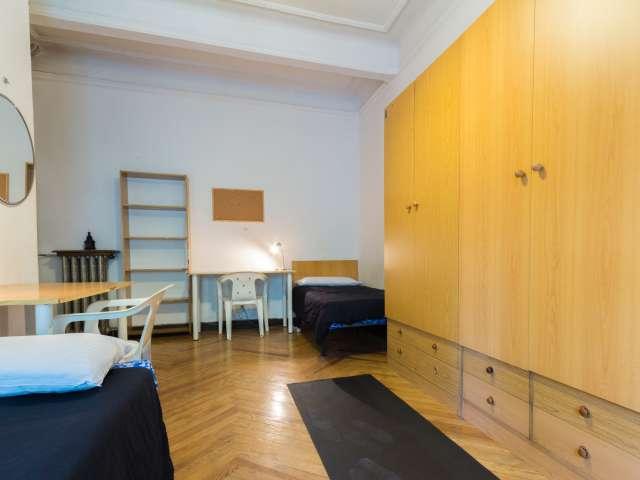 Amplia habitación en piso compartido en Chamberí, Madrid