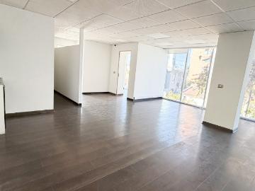 Amplia Oficina de 87 m² en Providencia: Conectividad y Espacio Ideal para tu Equipo