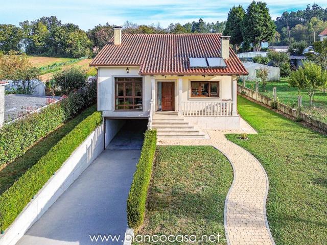 Amplia, luminosa y lista para vivir – Casa de 434m2 construídos con 1.758 m2 de terreno en Ardaña Carballo A Coruña
