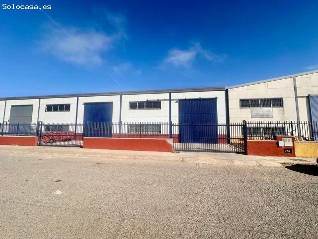 Amplia Nave Industrial en Fuente Obejuna Ideal para Inversores
