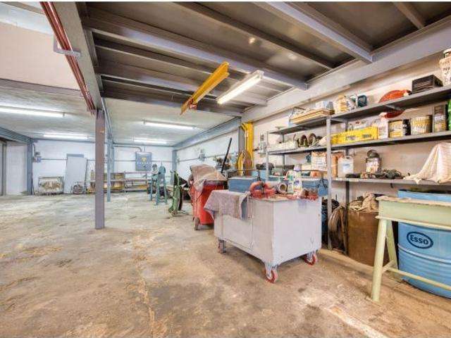 AMPLIA NAVE INDUSTRIAL EN ZONA ESTRATÉGICA DE ALICANTE