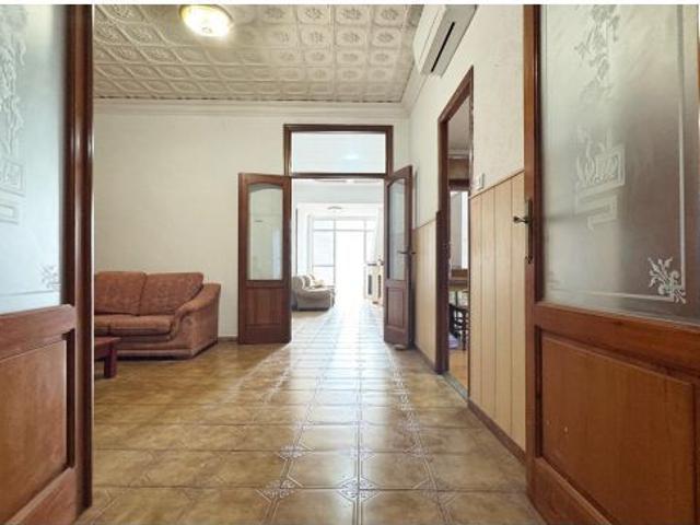 Amplia planta baja con entrada independiente, garaje y gran patio