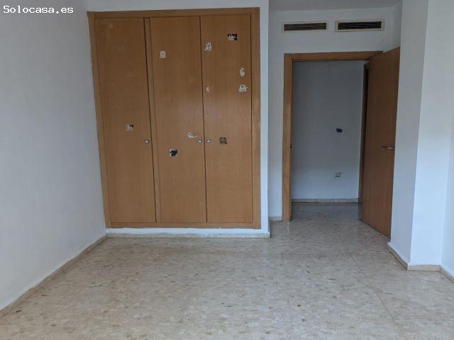 Amplia Planta Baja en Oliva con Terraza