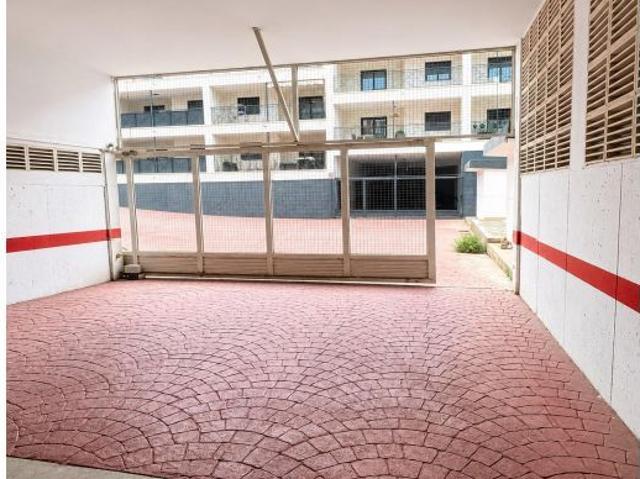 ? AMPLIA PLAZA DE GARAJE DE 17 M2 EN AGUADULCE SUR