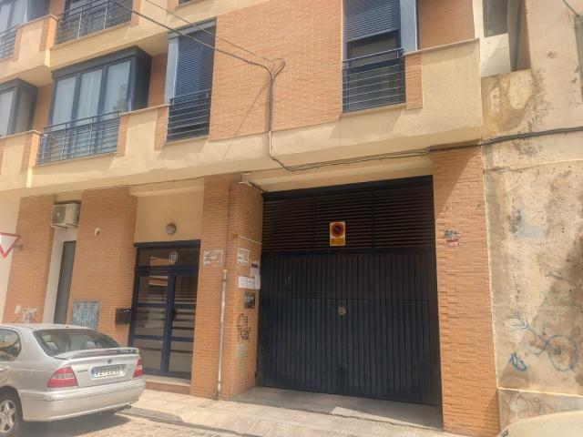 Amplia Plaza de Parking privado en Venta en Alzira