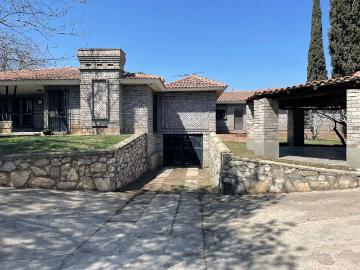 Amplia Propiedad en Renta – Ideal para Oficinas o Negocio | Zona Céntrica, Saltillo