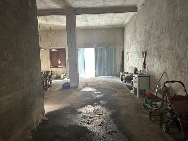 ✨ ¡Amplia vivienda con almacén incluido y gran potencial en Monforte del Cid! ✨