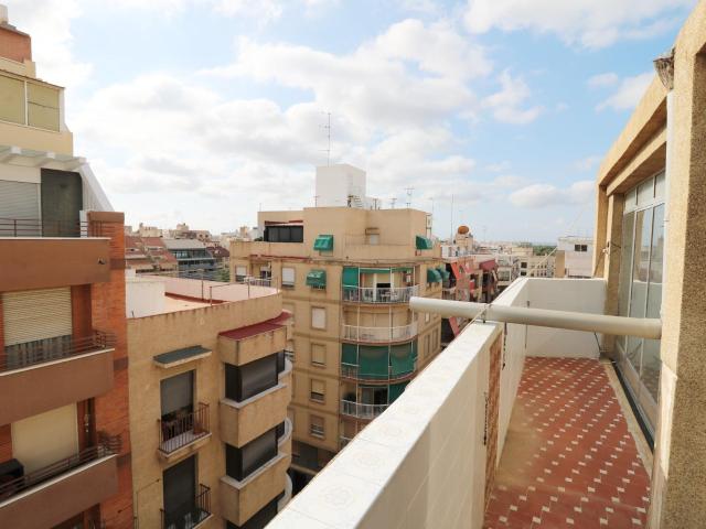 AMPLIA VIVIENDA CON ASCENSOR EN EL CENTRO DE ELCHE – GRAN OPORTUNIDAD PARA REFORMAR A TU GUSTO