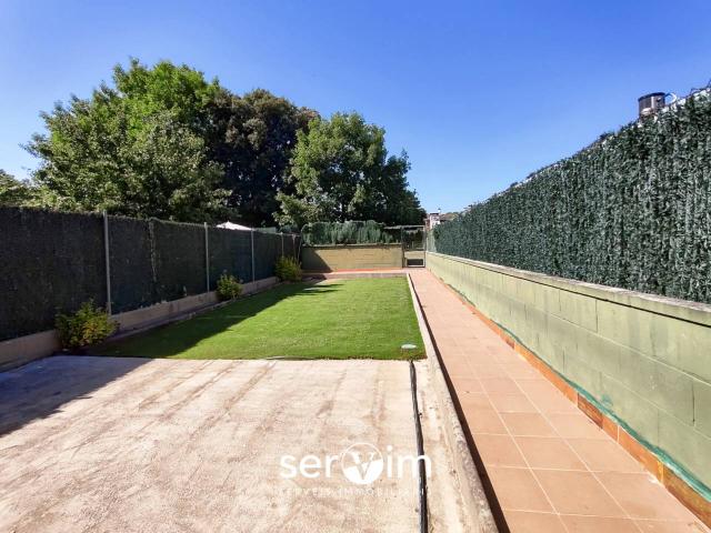 Amplia vivienda con gran patio privado y garaje para tres vehículos