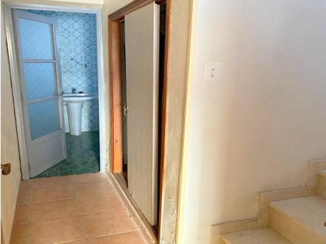 AMPLIA VIVIENDA CON PATIO Y GARAJE