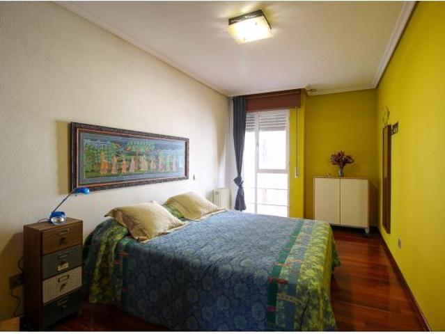 AMPLIA VIVIENDA CON PLAZA DE GARAJE EN EL CENTRO DE MALIAÑO