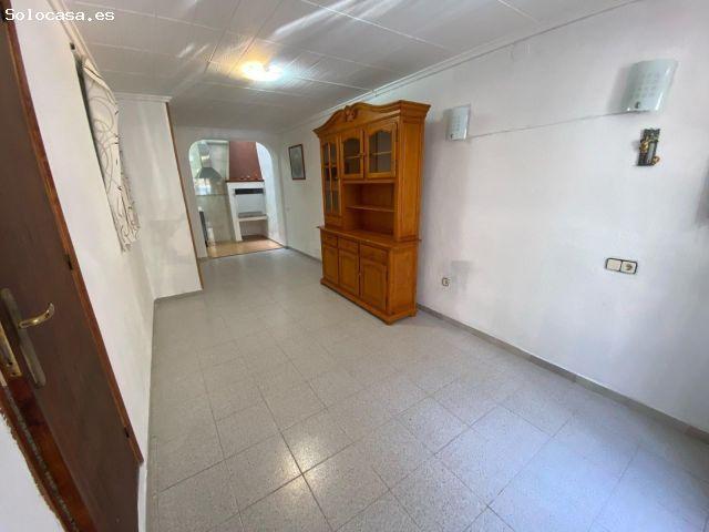 ¡AMPLIA VIVIENDA CON TERRAZA EN LA ZONA ALTA DE LA POBLACIÓN!