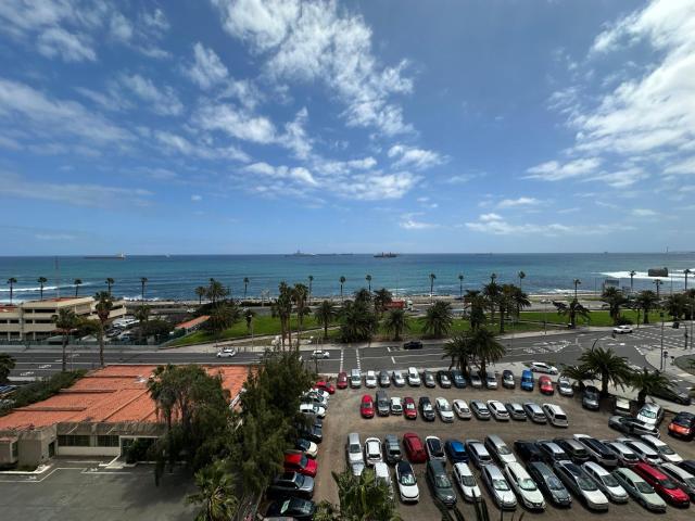 Amplia vivienda a reformar con vistas al mar