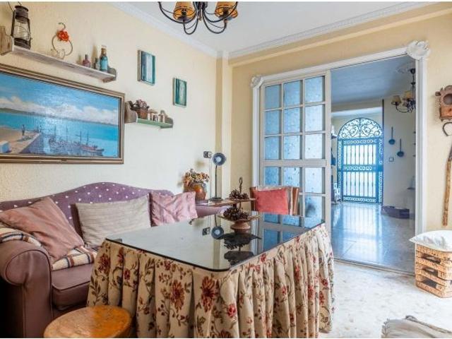 Amplia vivienda adosada a 10 minutos del centro de Sevilla