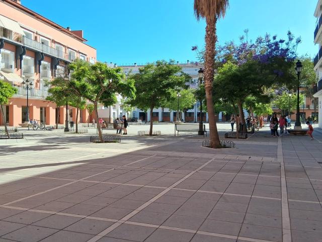AMPLIA VIVIENDA GARAJE Y TRASTERO
