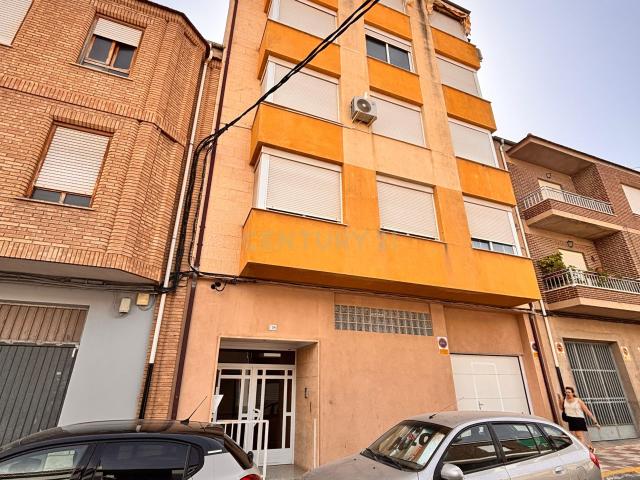Amplia vivienda de 3 dormitorios y 2 baños en Castalla