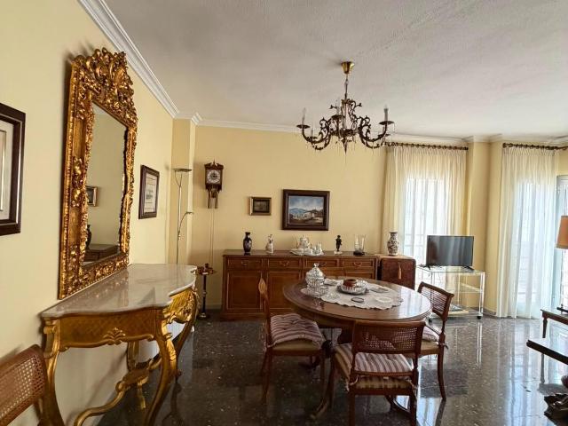 Amplia vivienda de 140 m2 en pleno centro de Elche, al lado del Ayuntamiento