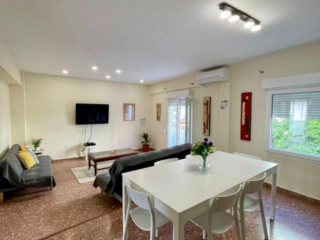 Amplia vivienda de 2 habitaciones con terrazas y excelente ubicación cerca del centro y de la playa