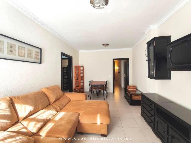 Amplia vivienda de 4 dormitorios con garaje en una zona tranquila de La Cuesta