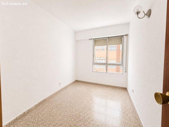 AMPLIA VIVIENDA DE 4 DORMITORIOS EN BENALUA JUNTO AL CENTRO