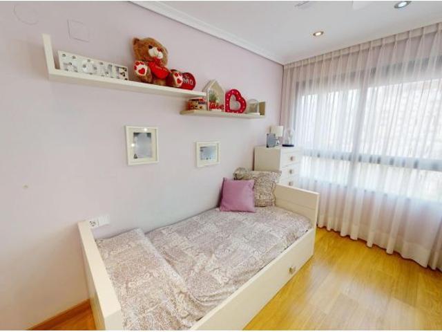 Amplia vivienda de 4 dormitorios junto a la Ciudad de las Artes y las Ciencias