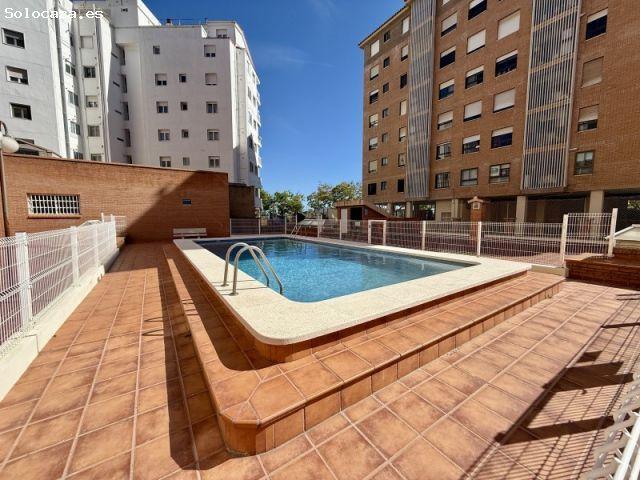 AMPLIA VIVIENDA DE 5 HABITACIONES CON GARAJE Y PISCINA EN CASTELLÓN ZONA CRUZ