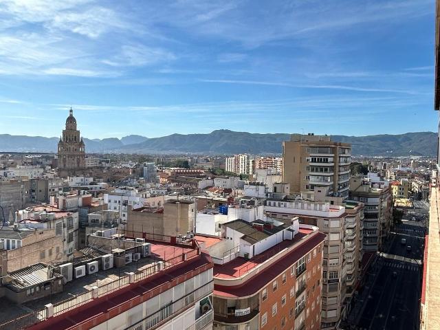 AMPLIA VIVIENDA EN GRAN VÍA DE MURCIA CON LAS MEJORES VISTAS DE LA CIUDAD