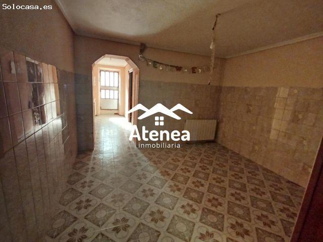 AMPLIA VIVIENDA EN LA RODA
