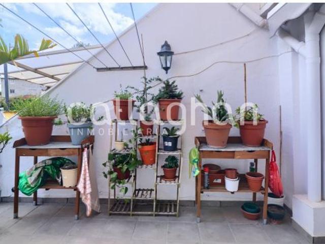 Amplia vivienda en Pedralba con vistas despejadas