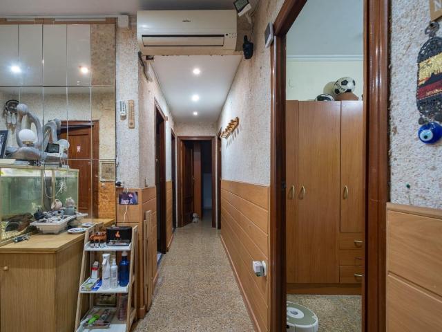 Amplia vivienda en planta baja con 4 dormitorios en Nazaret