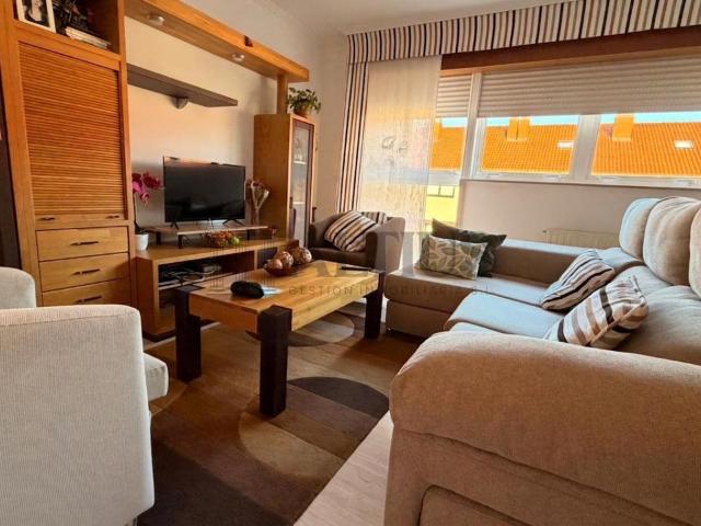 Amplia vivienda familiar en Salgueiriños, cerca del Campus Norte y del centro