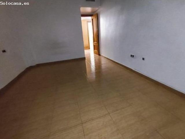 Amplia vivienda familiar en Urbanización El Secano, junto a la montaña