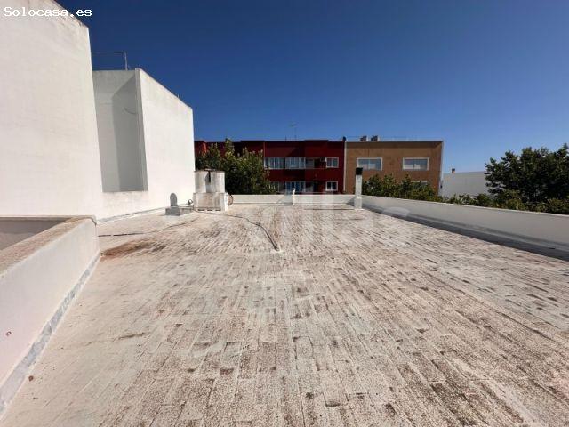 Amplia vivienda independiente con garaje Ciutadella