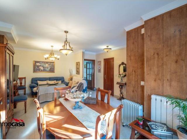 Amplia vivienda Unifamiliar con grandes estancias y excelente luminosidad en Peligros