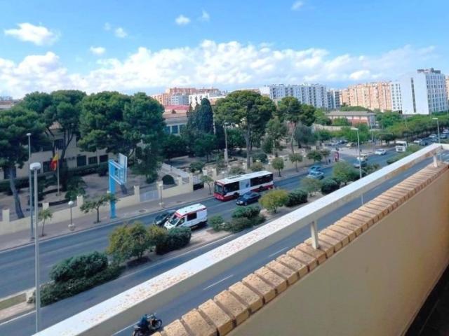 Amplia vivienda con garaje y trastero en la zona Cerámica / Gran Vía
