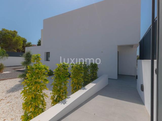 Amplia villa nueva con vistas panorámicas en venta en Calpe 311m² Calpe Calp