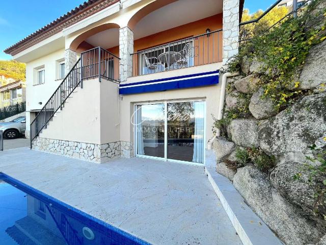 Amplia y bonita casa de 290 m2 construidos, situada en Santa. 290m² Santa Cristina d'Aro