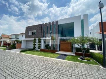 Amplia y cómoda casa en venta. Quintas de Morillotla. Excelentes espacios!