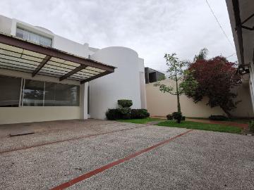 Amplia y Hermosa Casa en Renta en Villas de Irapuato