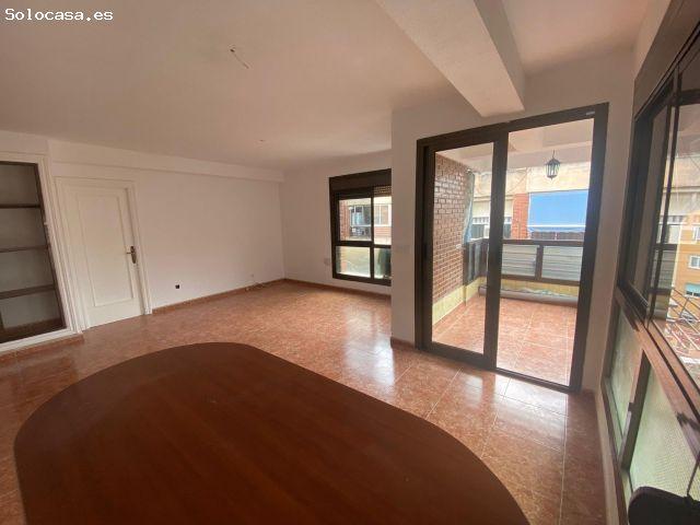 ¡ AMPLIA Y LUMINOSA VIVIENDA A POCOS METROS DEL BOULEVARD DEL PLA !