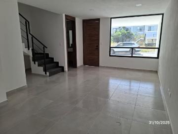 Amplia y Moderna Casa En Venta En Fraccionamiento Belmonte