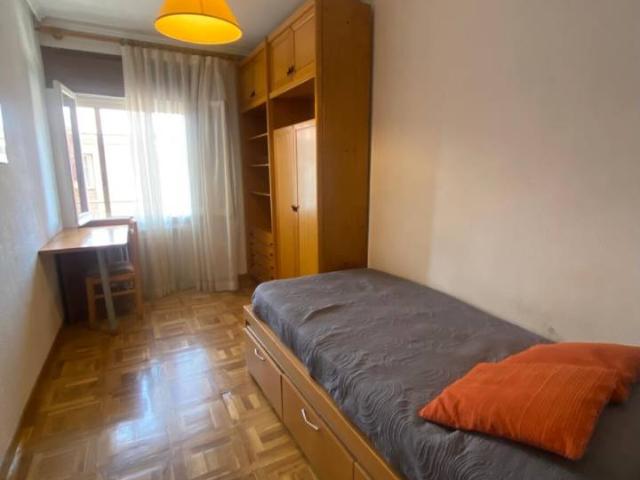 Amplias habitaciones en alquiler