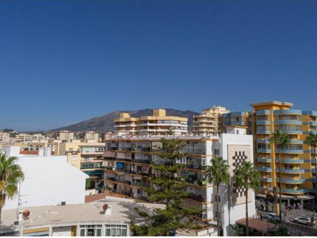 AMPLISIMO ATICO EN PLENO CENTRO DE FUENGIROLA