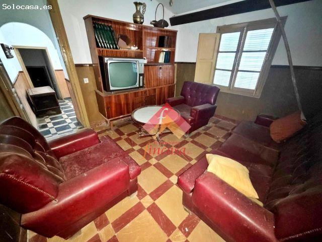 AMPLÍSIMA CASA SEÑORIAL EN EL CENTRO DE ARRIATE