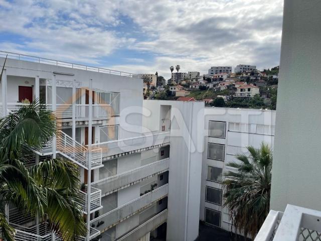 Amplo Apartamento à Venda em Santo Antonio Funchal 0m² Santo António Funchal